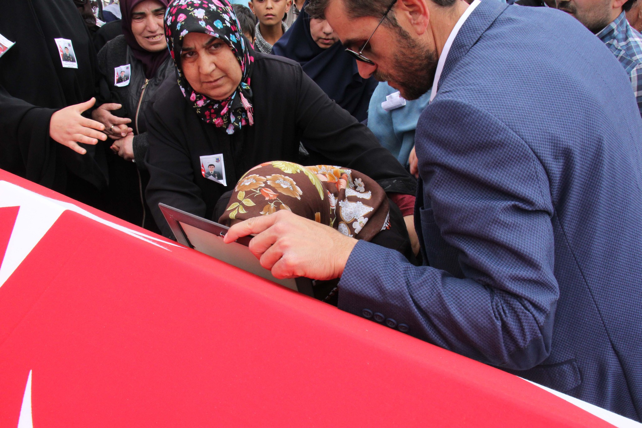 Şehit Uzman Çavuş’un cenaze namazını imam babası kıldırdı