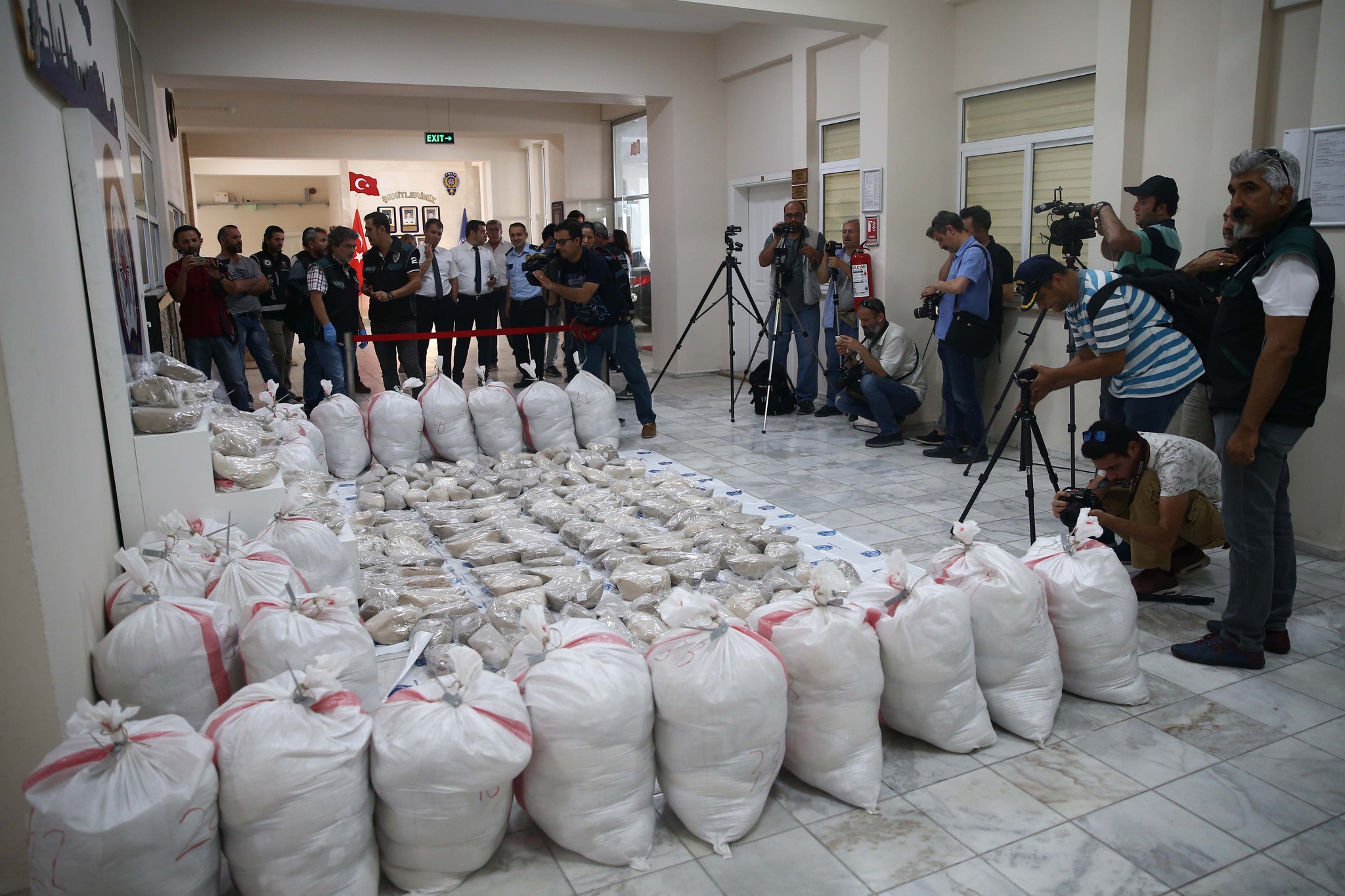 SAT’lardan Süveyş’te 26 dakikada operasyon