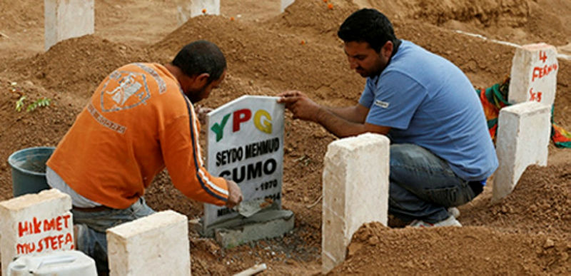 Suruç’ta terörist mezarlarındaki örgüt simgeleri silindi