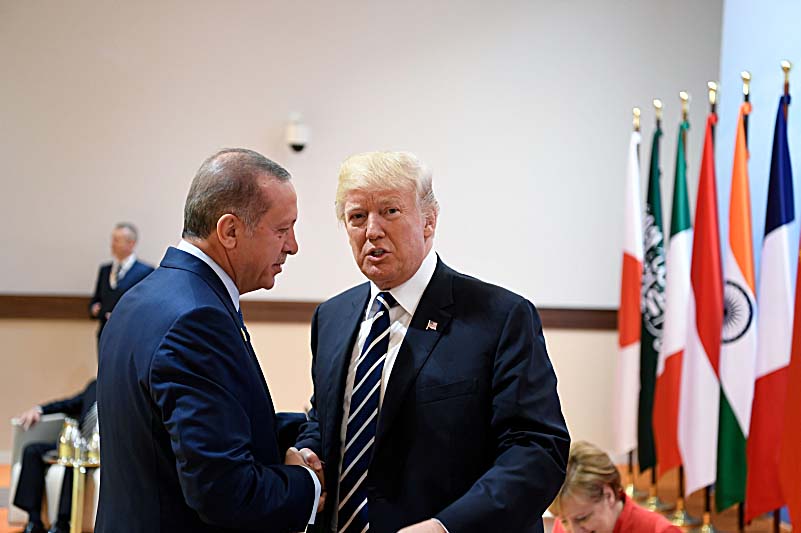 Avrupa’nın kalbinde FETÖ ve PKK mesajı...