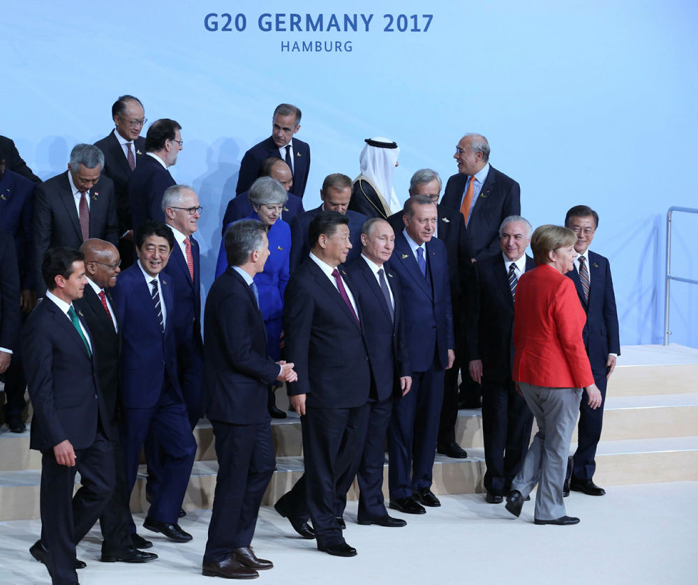 Avrupa’nın kalbinde FETÖ ve PKK mesajı...