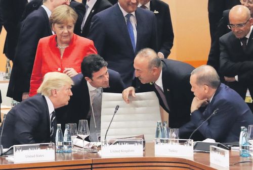 Avrupa’nın kalbinde FETÖ ve PKK mesajı...