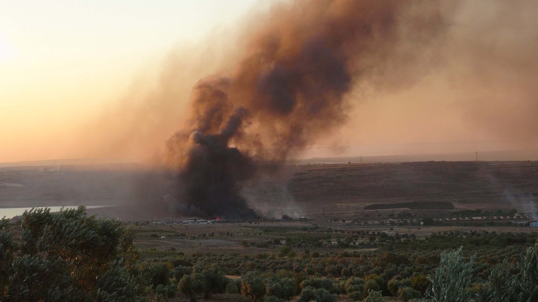 Son dakika: Askeri konteyner bölgesinde yangın çıktı