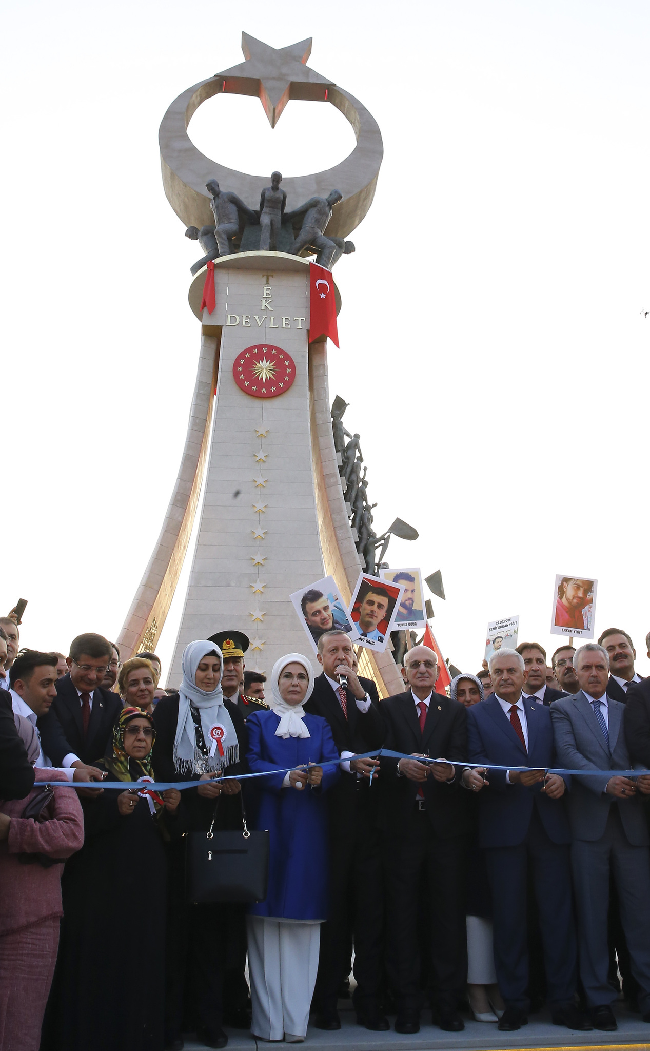 Beştepe’deki Şehitler Abidesi açıldı! Bakın o semboller ne anlama geliyor