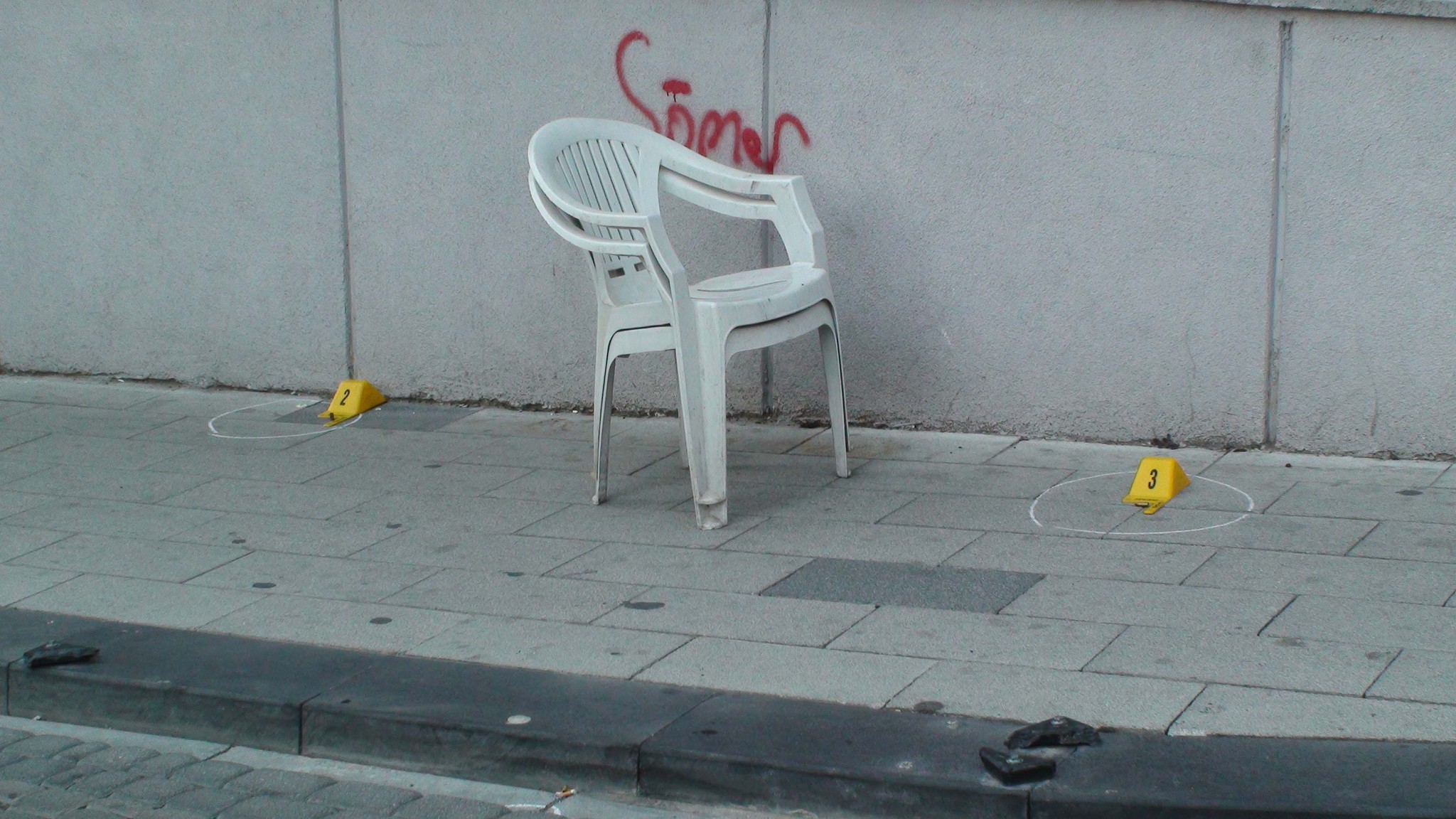 İlkokul bahçesinde ’servis çekemezsin’ terörü