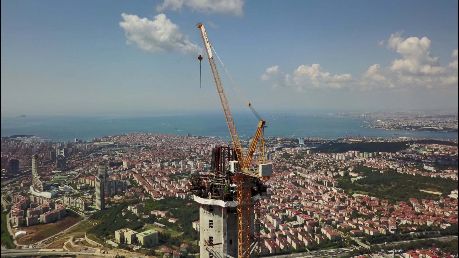 Çamlıca Kulesi antenini bekliyor