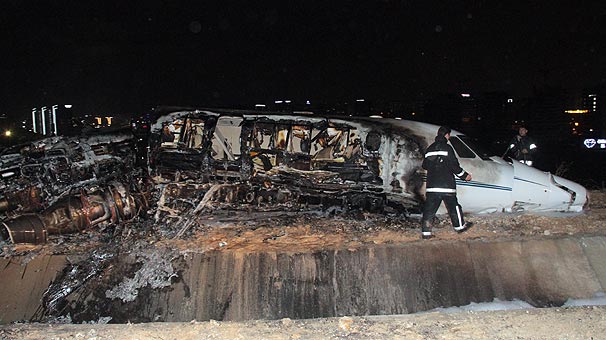 Atatürk Havalimanı’nda özel jet düştü!