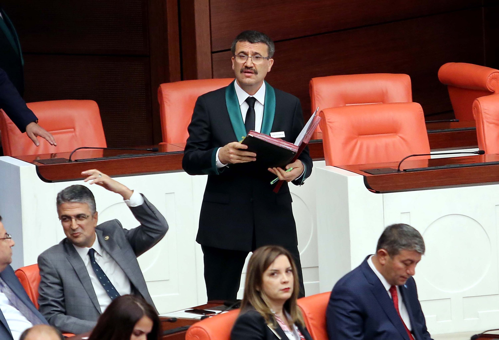 Son dakika: TBMM’de bir ilk!