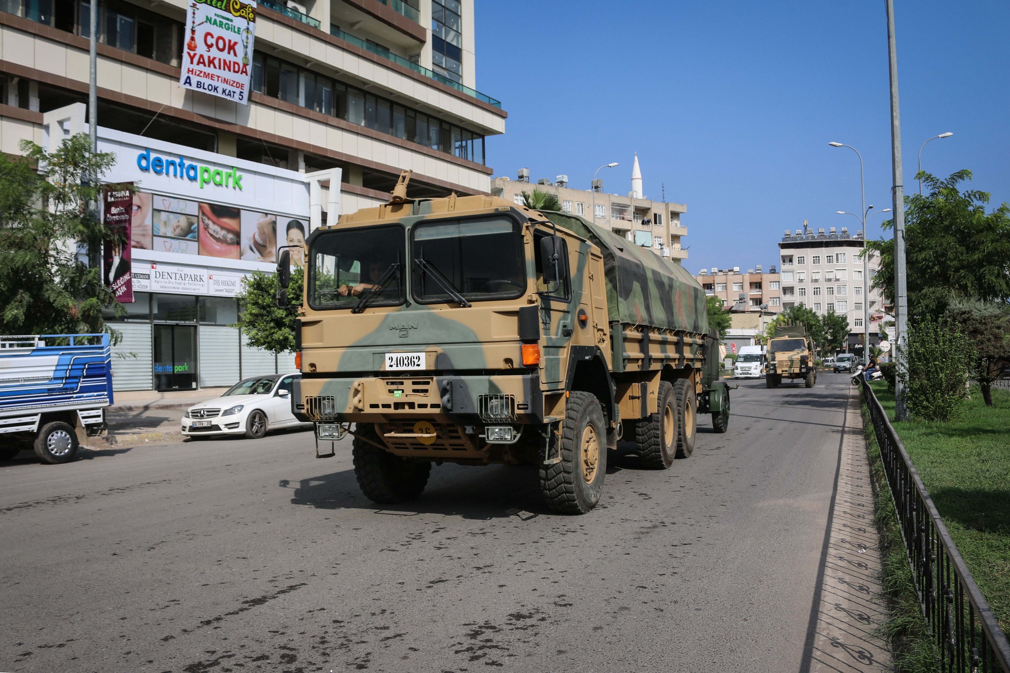 Askeri araçlar kışlaya konuşlandı