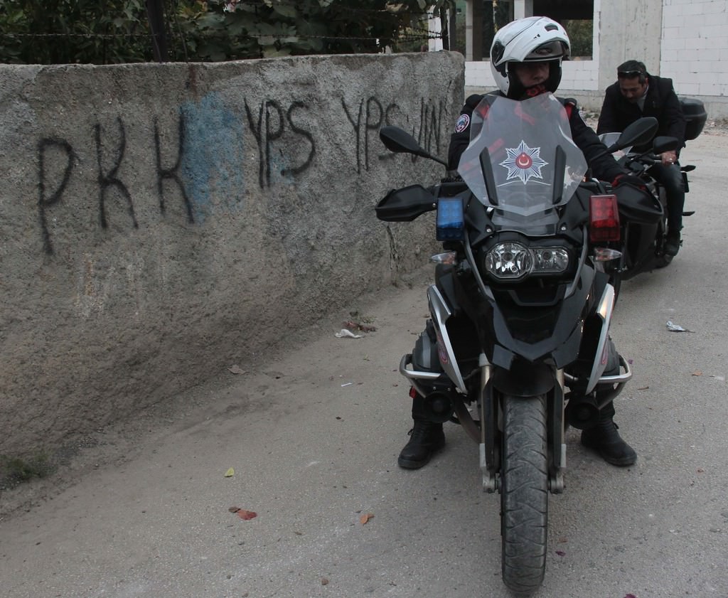 Adana polisi o mahalleye böyle girdi