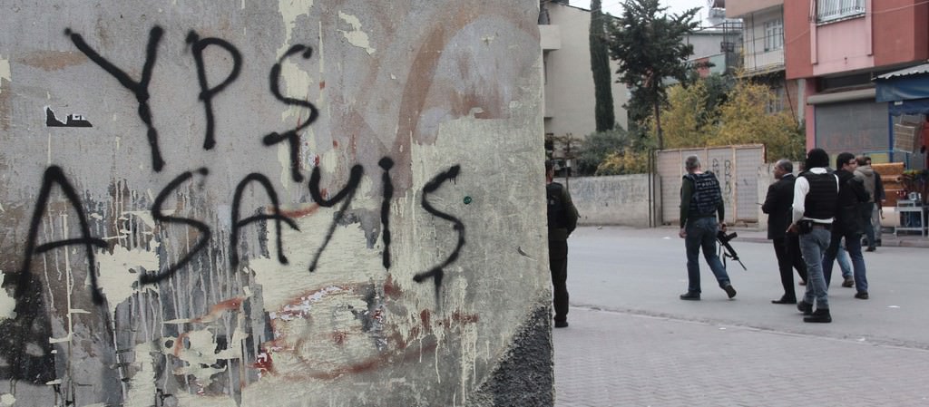 Adana polisi o mahalleye böyle girdi