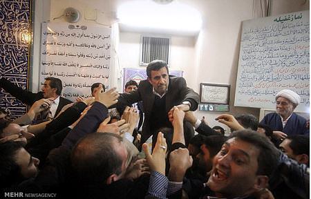 Ahmedinejad’ın zor anları