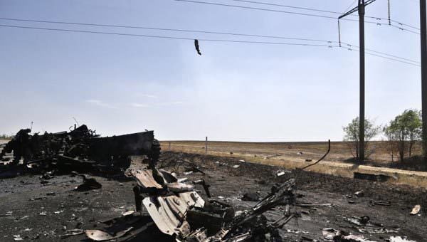 Askerin cesedi tellerde