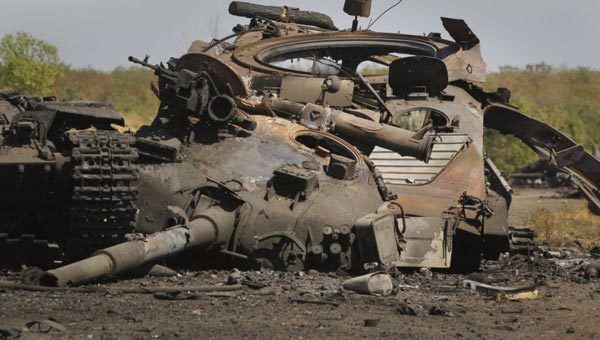 Askerin cesedi tellerde