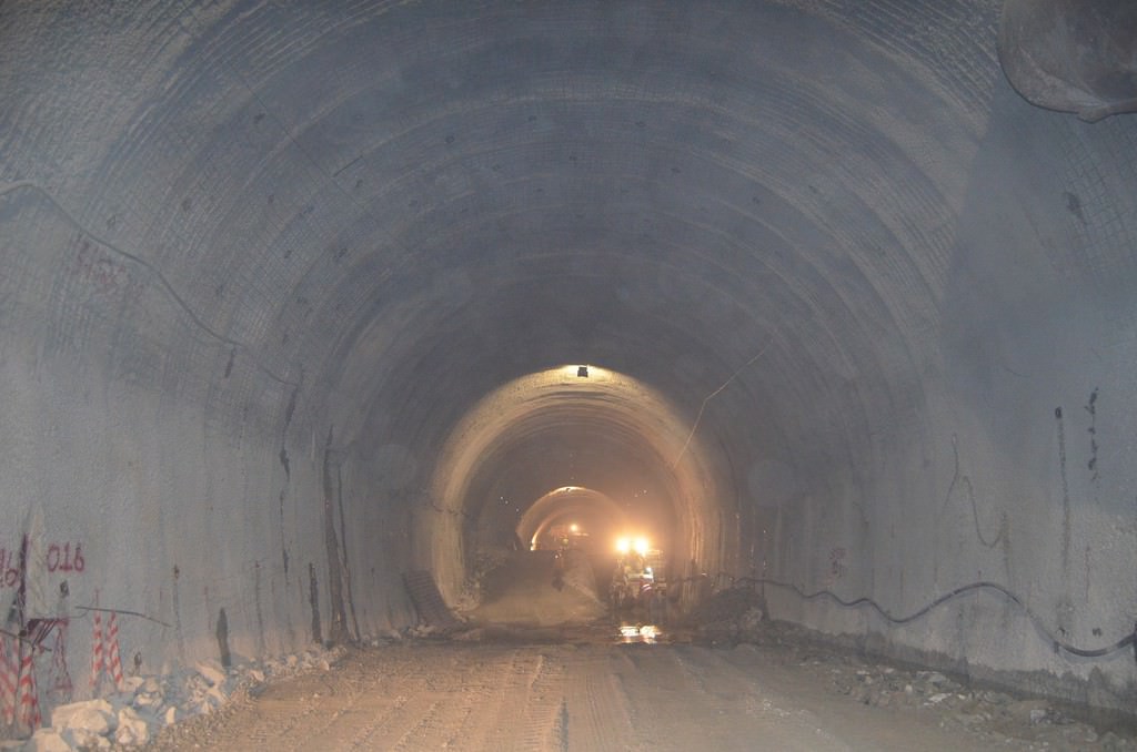 Avrupa'nın en uzun tüneli inşa ediliyor