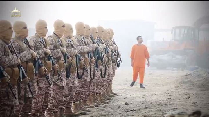 IŞİD’e özenip arkadaşlarını yaktılar