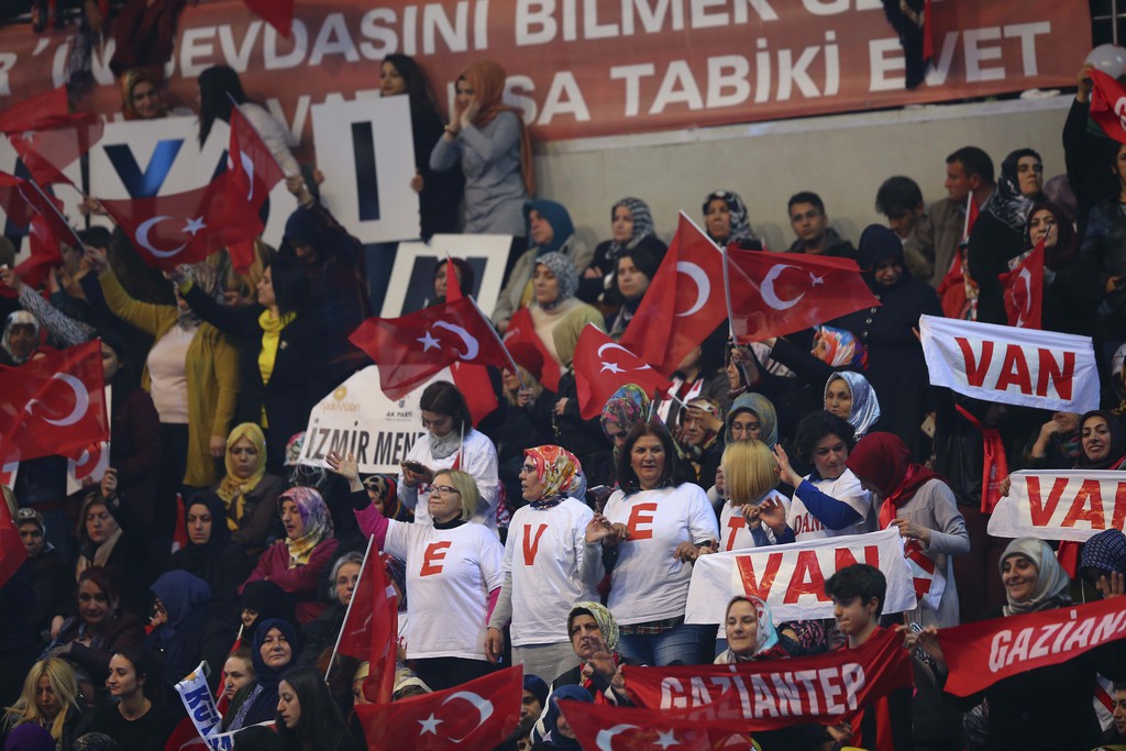 Ak Parti evet için sahada