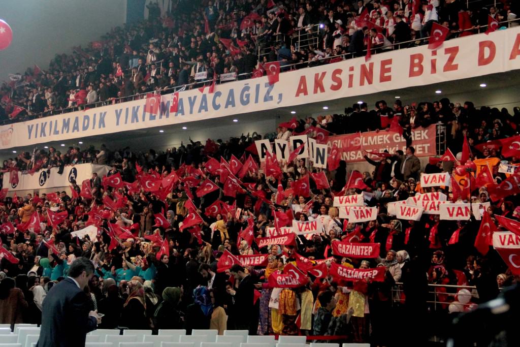 Ak Parti evet için sahada