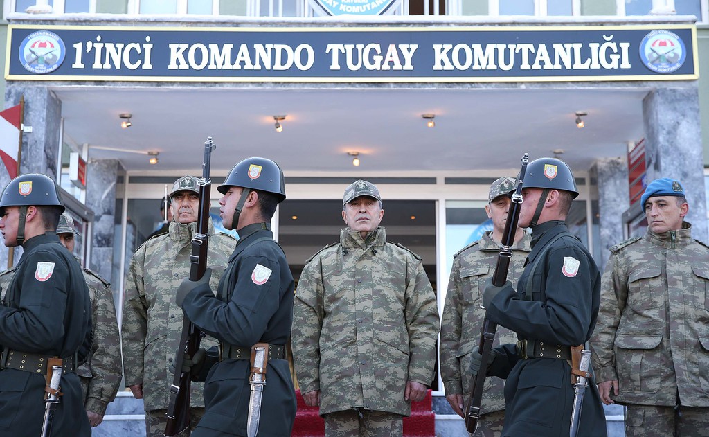 Son dakika haberi: Hulusi Akar, Hainler, arazide baş edemeği komandolarımızı...