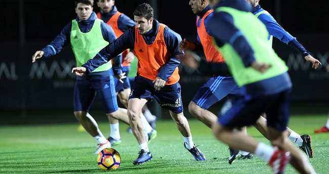 Salih Uçan'dan Fenerbahçe yönetimine ayrılık cevabı