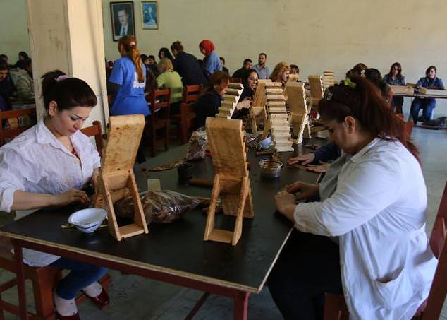 Savaşın sürdüğü Suriye’de tütün endüstrisi canlandı