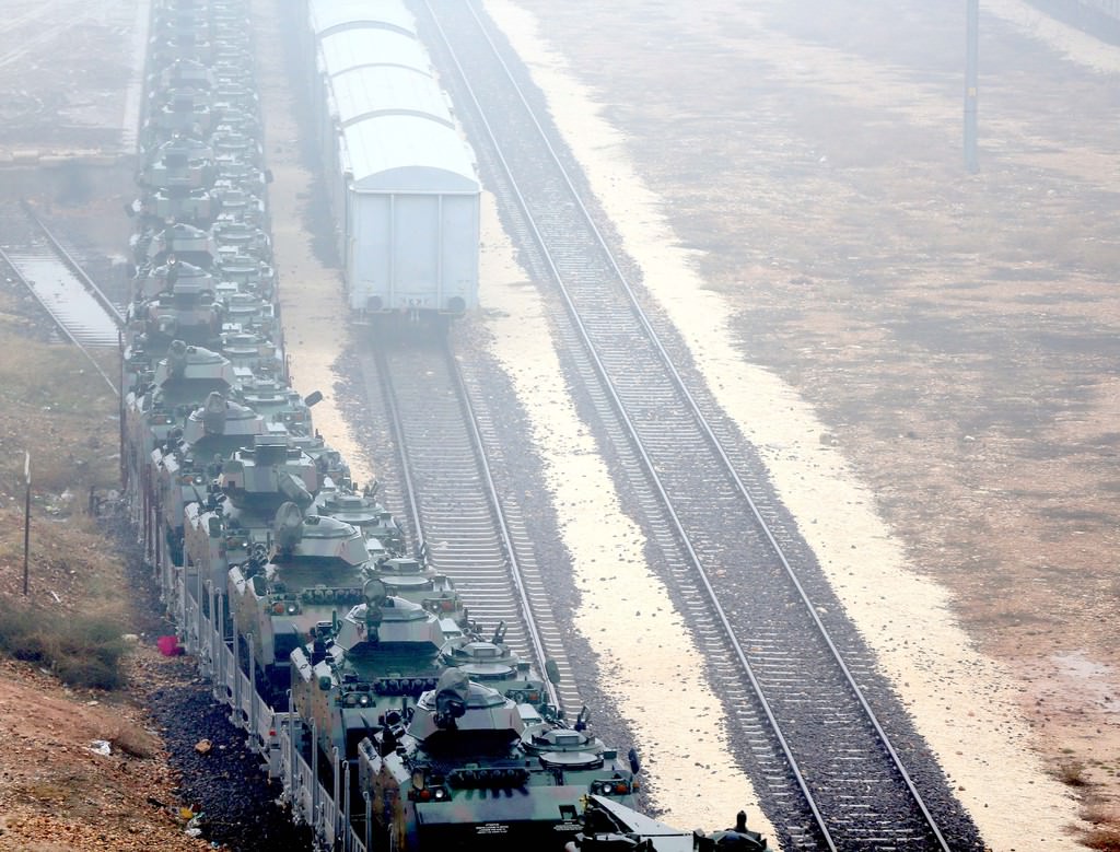 Sevk edilen askeri araçları taşıyan tren, Gaziantep Garı’na ulaştı