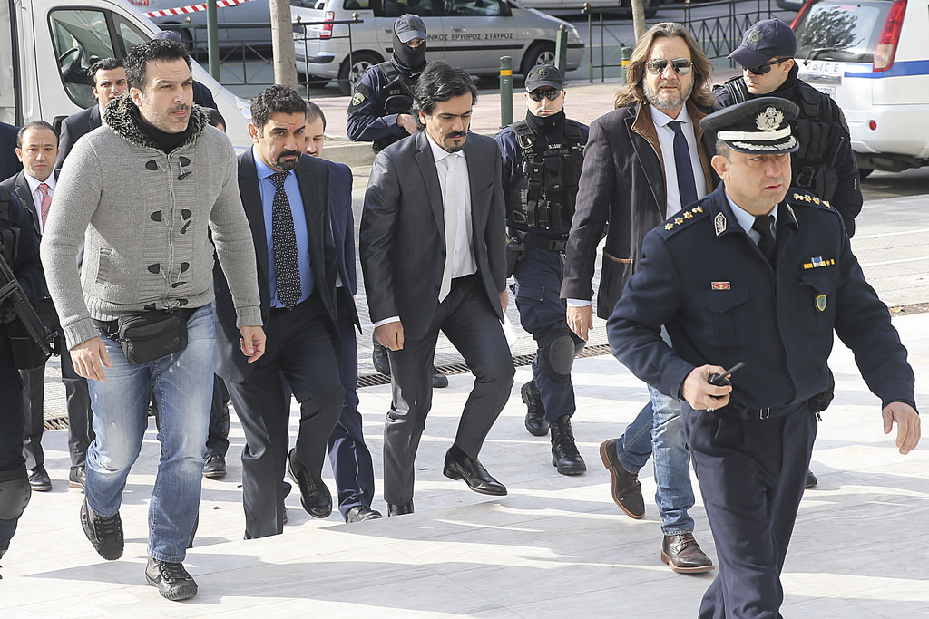 Yunanistan’a kaçan 8 darbeci asker hakkında flaş gelişme