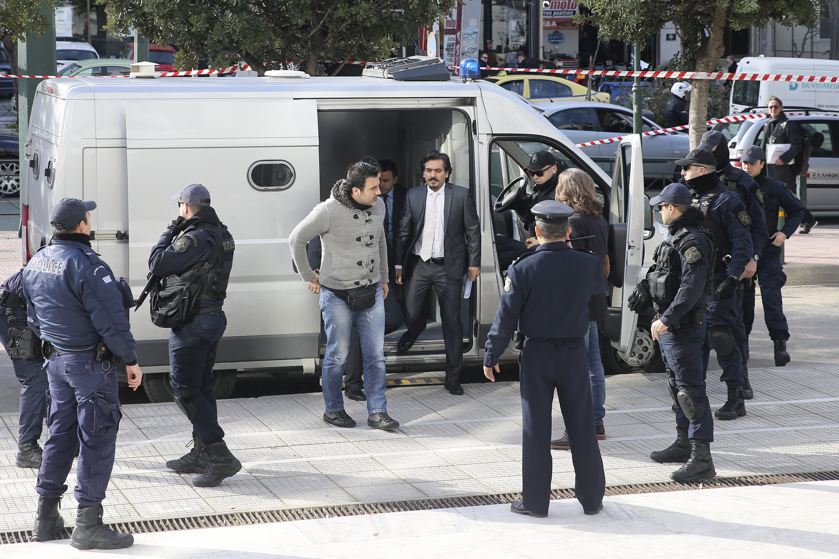 Yunanistan’a kaçan 8 darbeci asker hakkında flaş gelişme