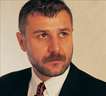 Twitter Azer Bülbül'ün şok ölümü ile çalkalandı