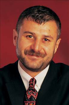 Twitter Azer Bülbül'ün şok ölümü ile çalkalandı