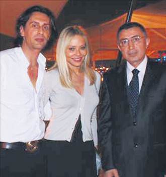 Ornella İstanbul'da SİNAN ÖZEDİNCİK16.07.2010 Ünlü İtalyan yıldız