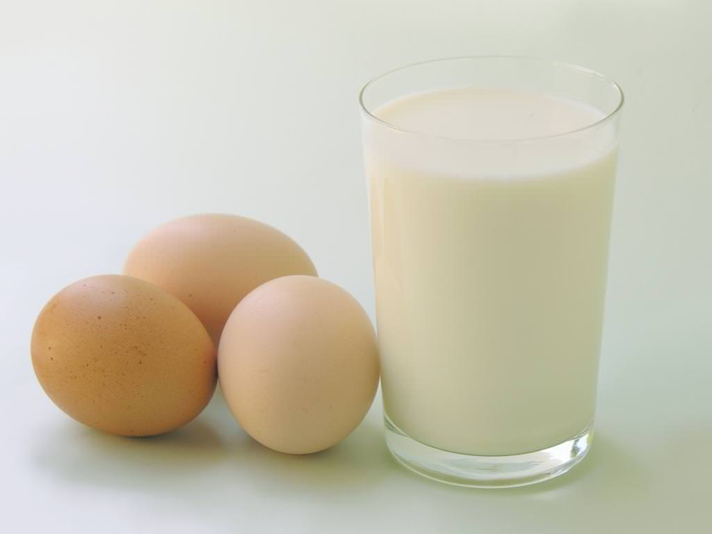Huevos con leche materna