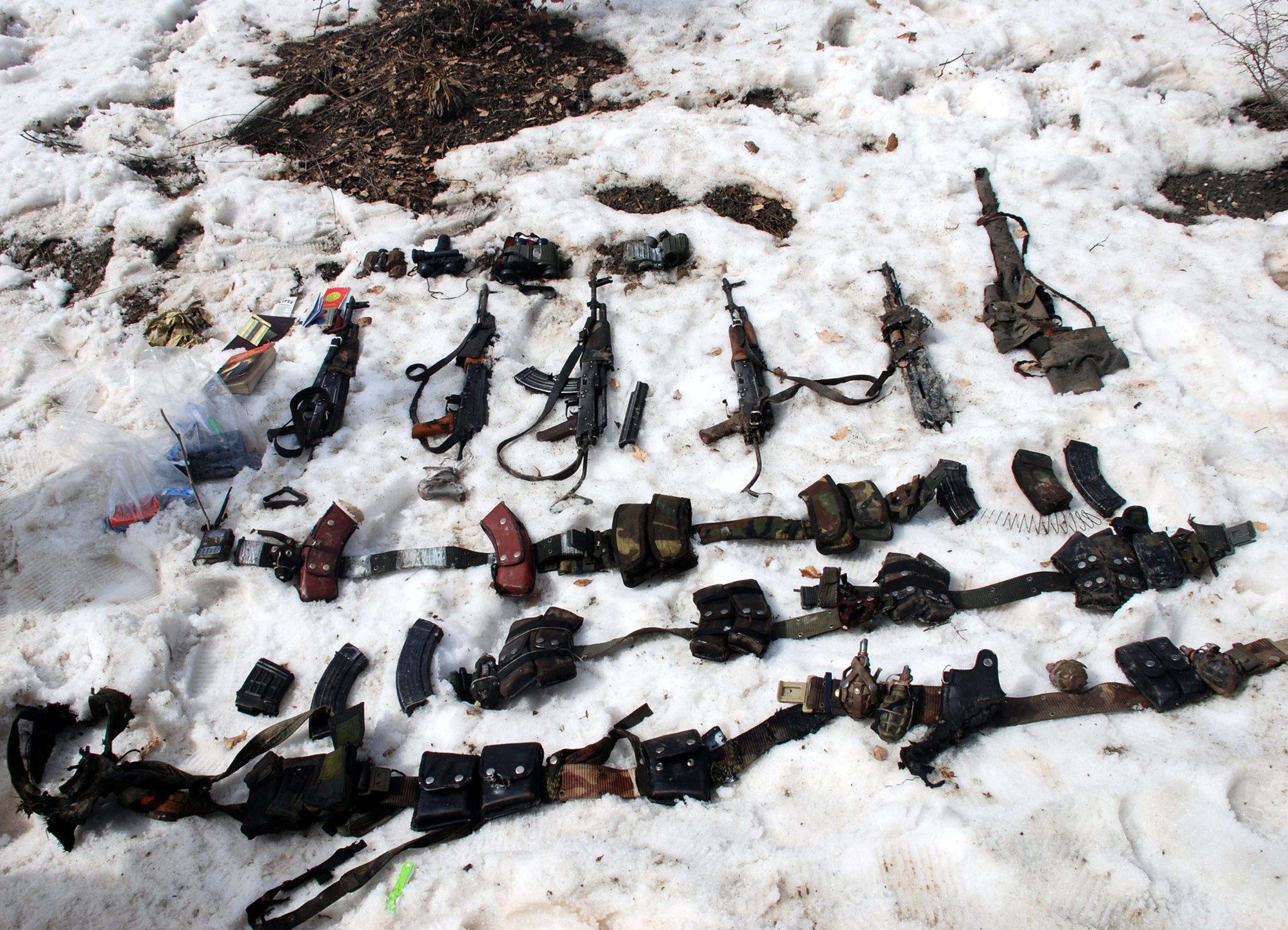 İnleri mezarları oldu! Çok sayıda terörist öldürüldü