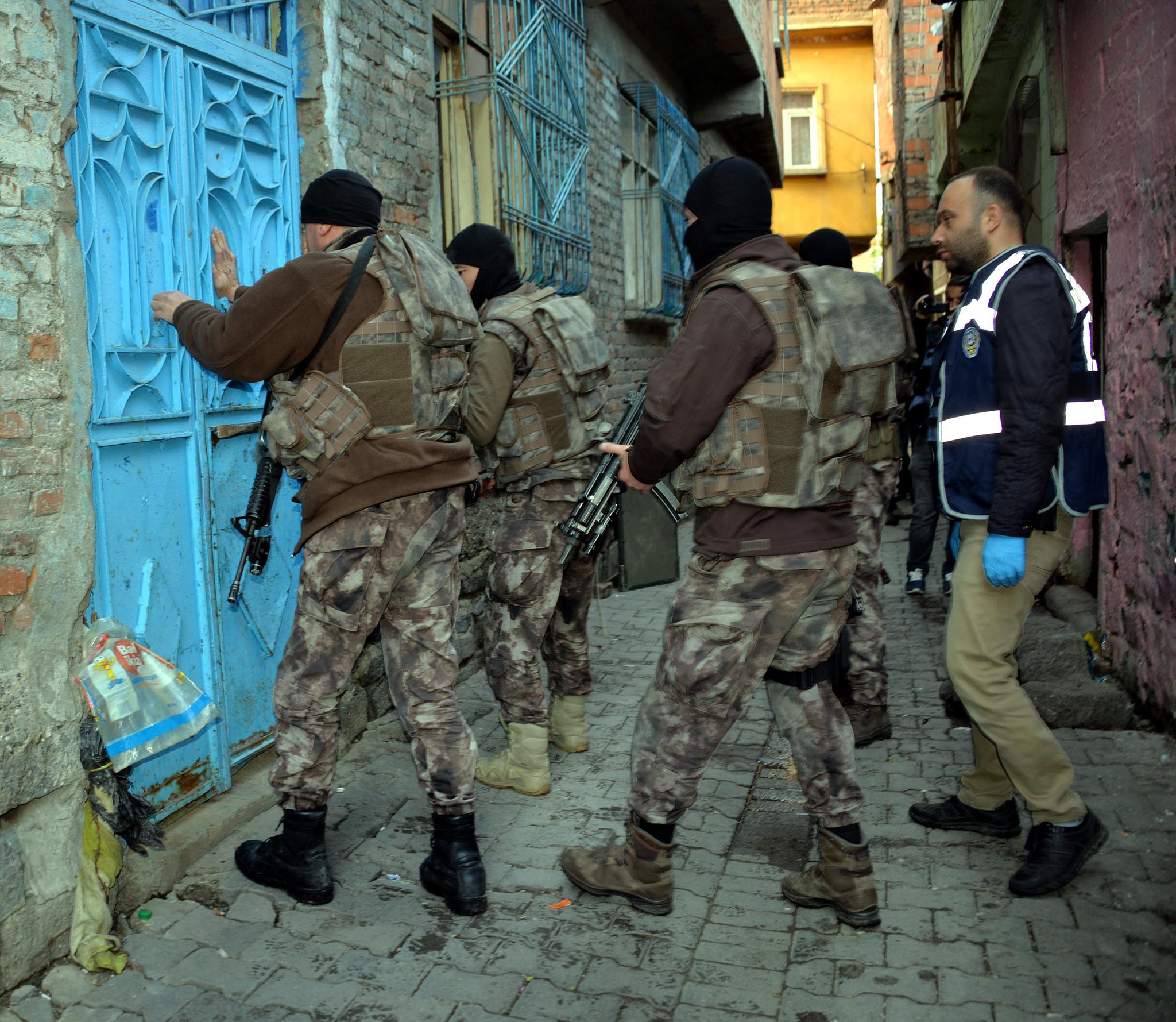 Sur’da hava destekli uyuşturucu operasyonu