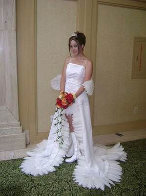 beautiful_and_unusual_wedding_dresses_13_d.jpg