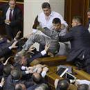 Ukrayna Parlamentosu'nda kanl� kavga