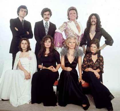 Aytaç Arman, Kadir İnanır ,Zeki Müren,Barış Manço , Nilüfer ,Türkan Şoray , Emel Sayın,Gülşen Bubikoğlu 