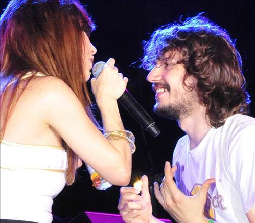 Sahnede Hande Yener�e ilan-� a�k!