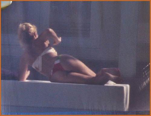 Shakira tatilde fena yakalandı