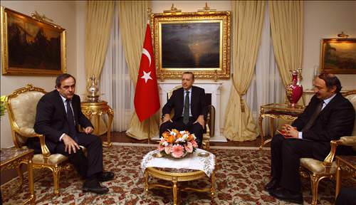 Başbakan ve Platini bir arada