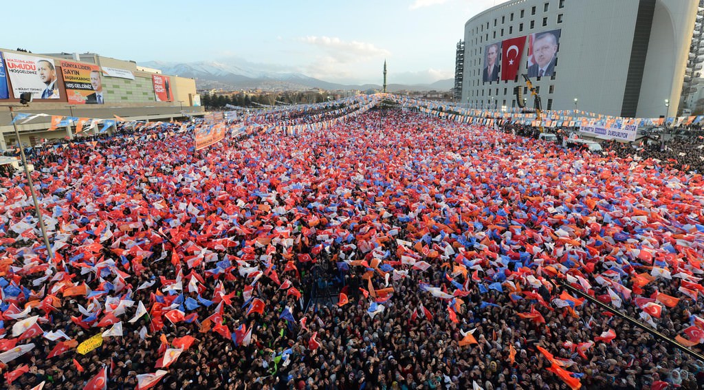 AK Parti hepsini geride bıraktı