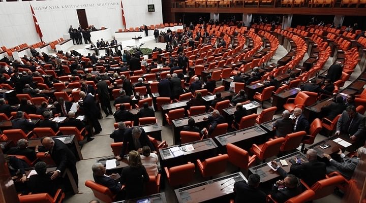 AK Parti hepsini geride bıraktı