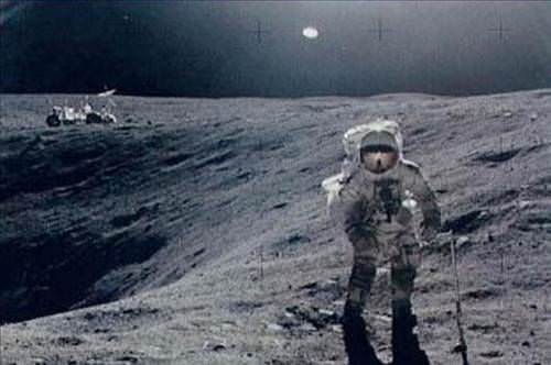 NASA'nın Fotoğraflarındaki UFO'lar!