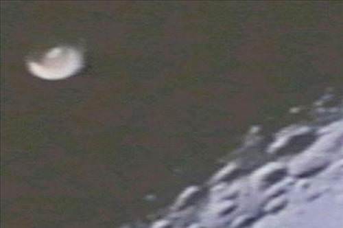 NASA'nın Fotoğraflarındaki UFO'lar!
