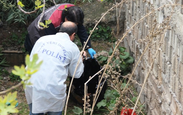 Suriyeli çocuğun boğazını keserek öldürdü