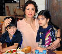 Annelere �Su� sergili kutlama