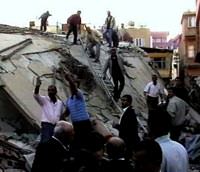Siirt'te bina ��kt� iki i��i yaraland�