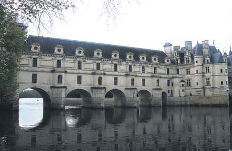 Chenonceau, Loire'�n en zarif �atosu olma unvan�n� as�rlard�r elinde tutuyor.