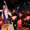 Ezg� bar�� i�in konser verdi 