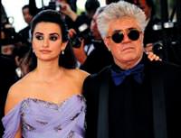 Cruz ve Almodovar Cannes'da